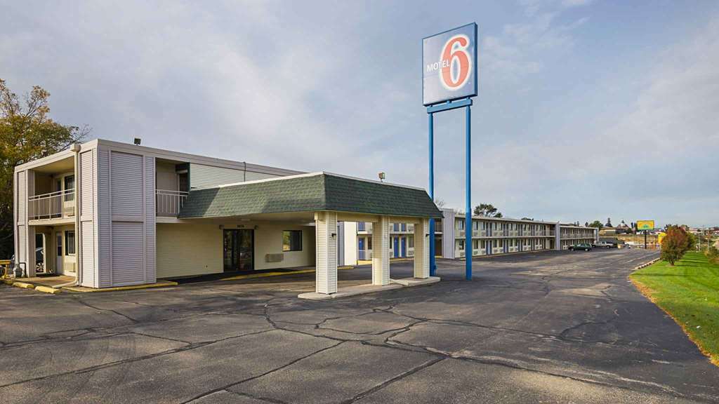 Rodeway Inn Dubuque Exterior foto